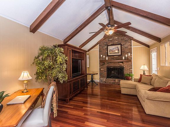 5th image of 105 Kendall Ct