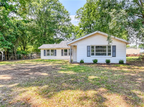 502 Central St, Iva, SC 29655
