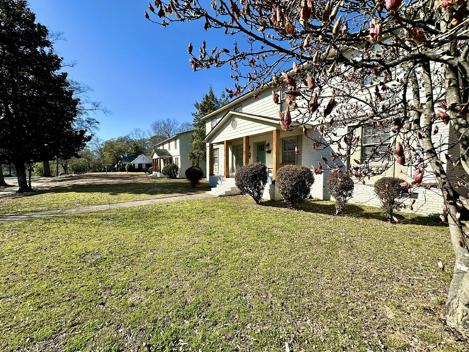 2 bed, 1.5 bath, 1000 sqft, $2,100 — Photo 2