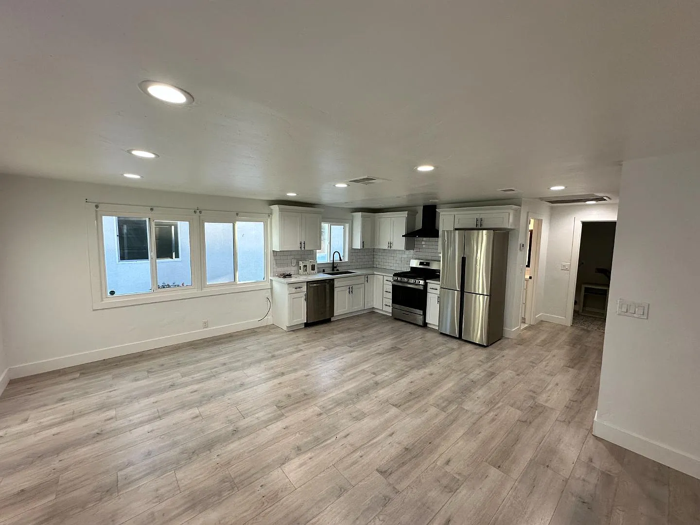 5237 9th Ave - 5237 A — Photo 3