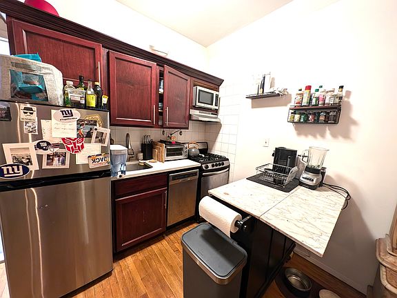 3rd image of 120 Sullivan St APT 1A