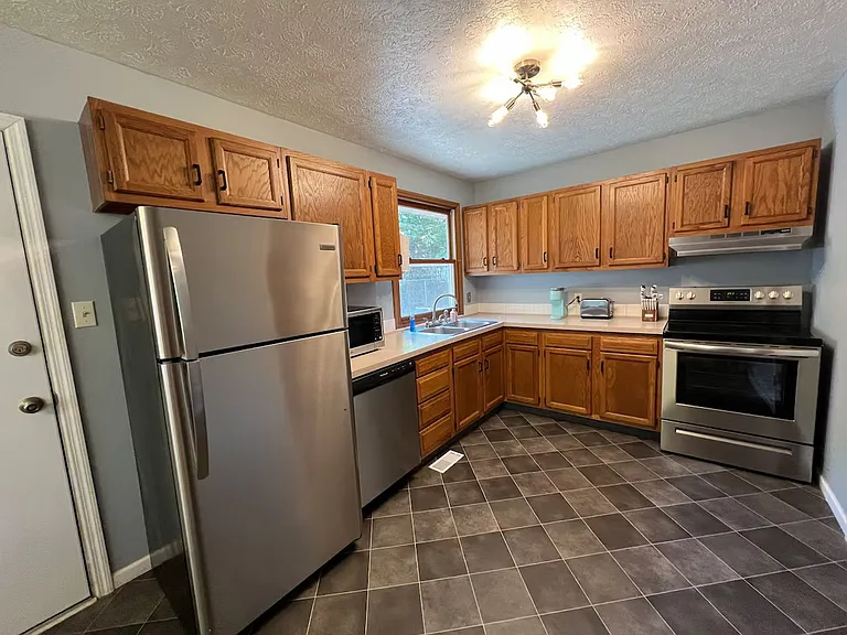 Tesoro Properties — Photo 26
