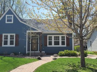 927 Ridgewood Ave, Ames, IA 50010