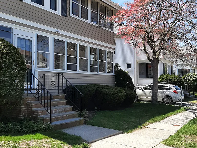 33 Edgeworth Rd — Photo 2