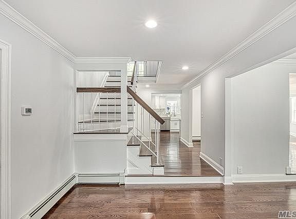 2nd image of 22 Roseanne Dr