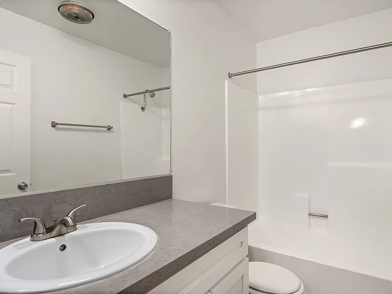 Brody Terrace Apartments — Photo 9