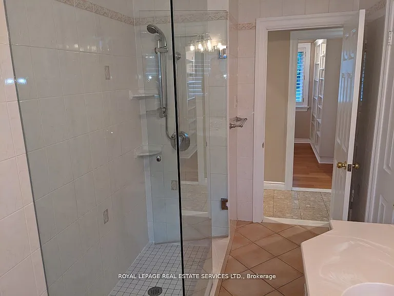 1602 Lincolnshire Blvd — Photo 16