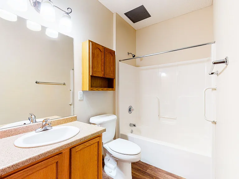 Pine - 1 bedroom/1 bath