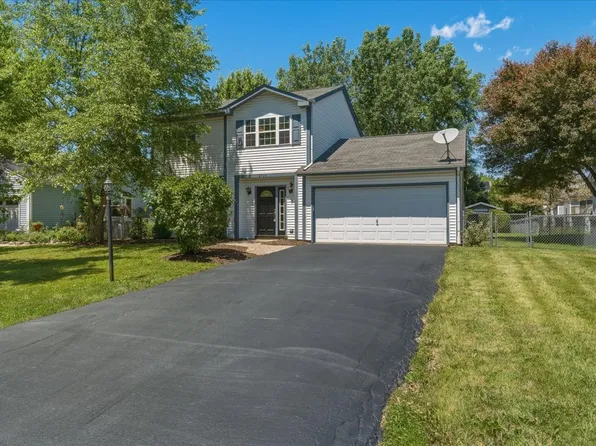 4709 Southhampton Dr, Island Lake, IL 60042