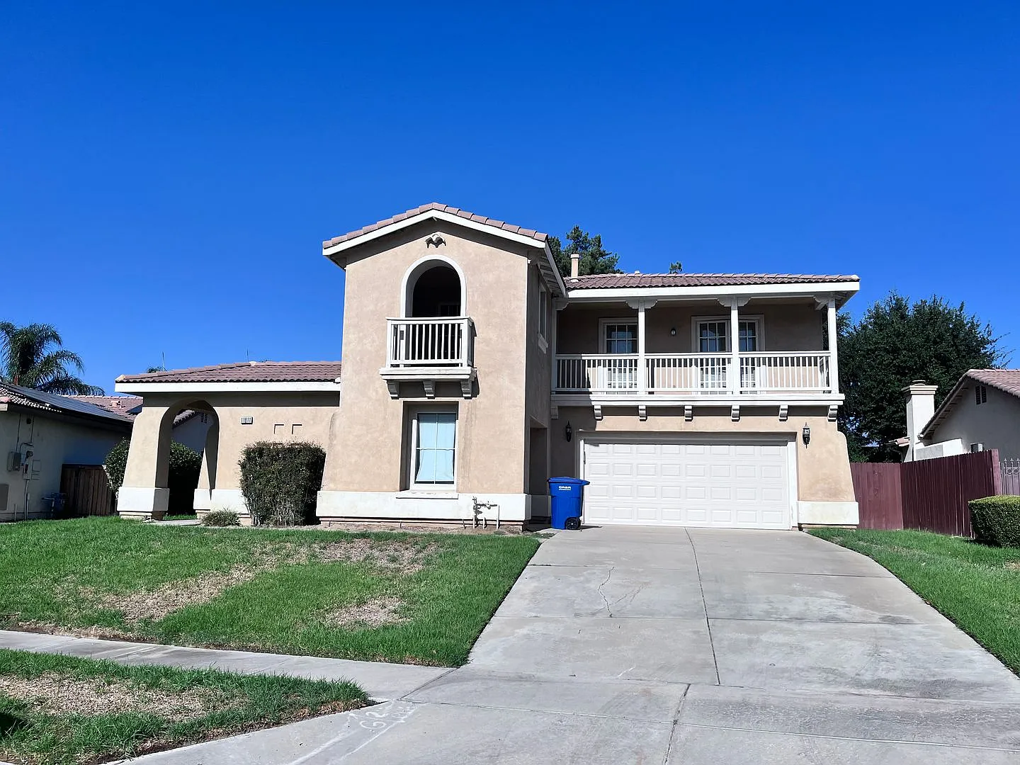 Spacious Quaint 2-Story Home — Photo 2