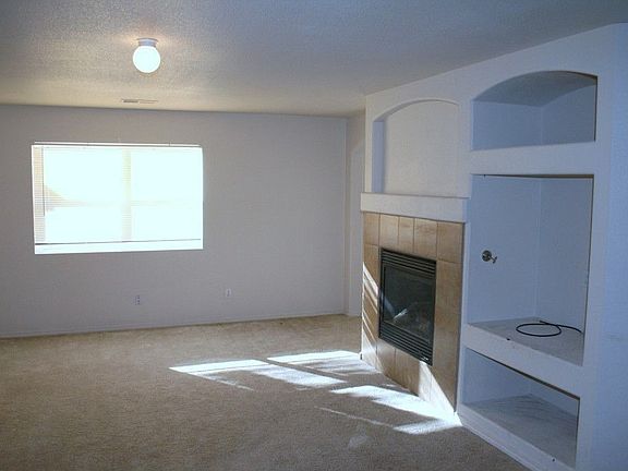 3rd image of 9827 Sunshine Mesa Dr NW