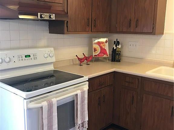 4th image of 725 Clareridge Ln