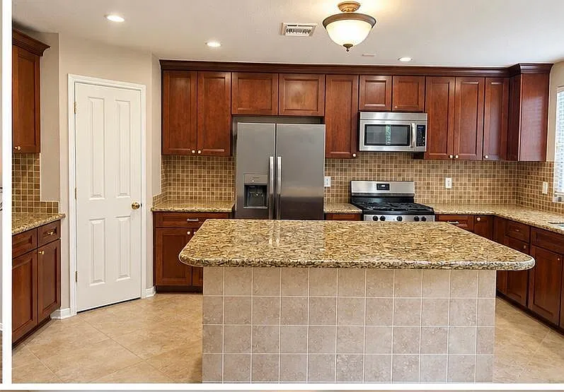 4 bed, 2.5 bath, 2716 sqft, $3,350 — Photo 2
