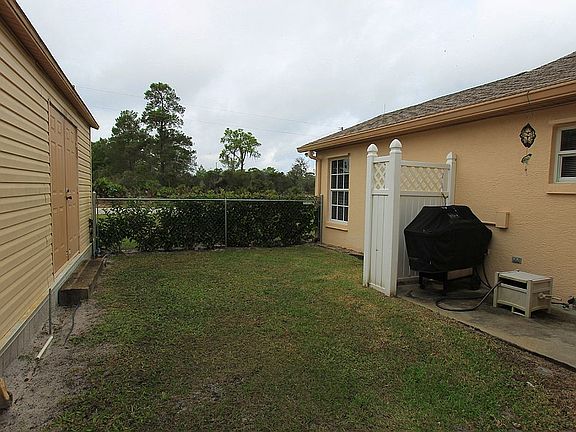 4th image of 3272 Bluebird Ave