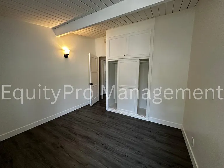 12103 Howard St — Photo 10