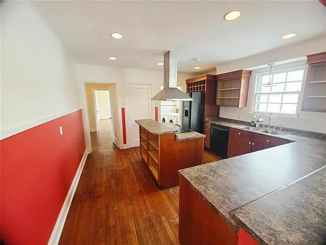 1517 Dante St — Photo 6