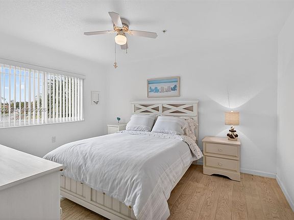 5th image of 221 SW Palm Dr APT 306