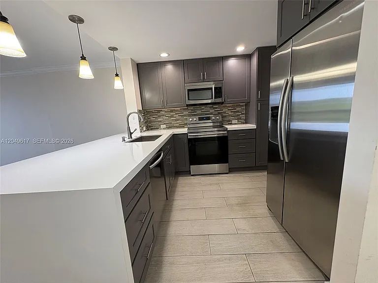 900 NE 12th Ave #703 — Photo 3