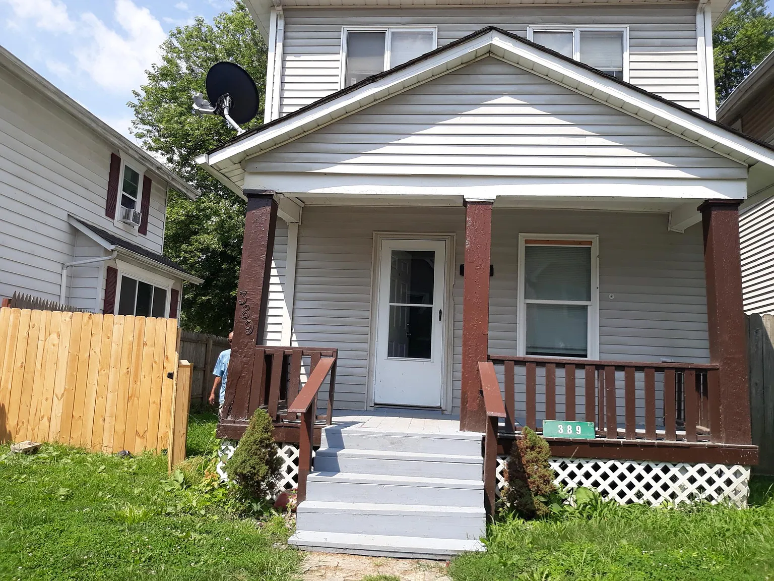 389 S Warren Ave photo 1
