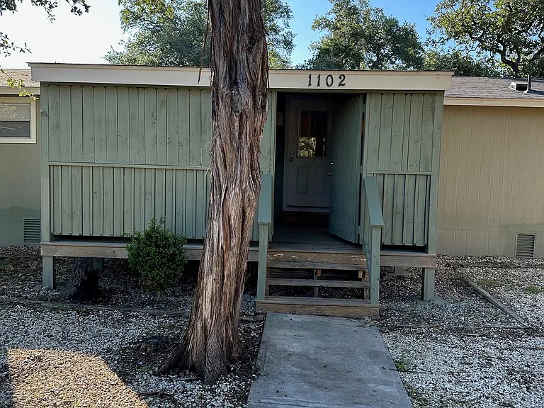 1102 Bluebonnet Dr — Photo 19
