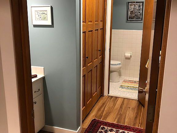 Lower level 3/4 bathroom