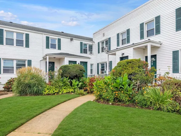 494 S Ocean Avenue #2D, Freeport, NY 11520