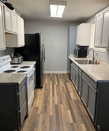 3rd image of 565 Melrose Dr