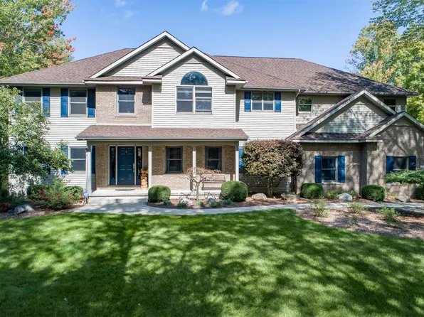3789 E Acacia Dr, Midland, MI 48642