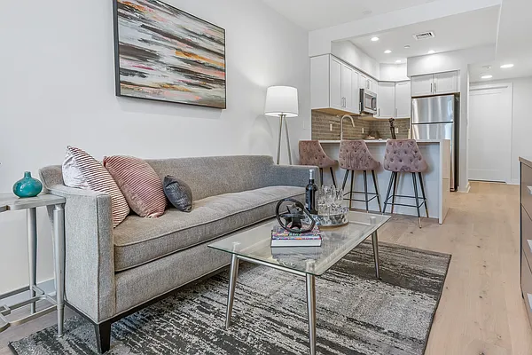 Sold by Amorelli Realty | media 29