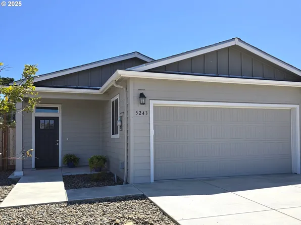 5243 Nopal St, Florence, OR 97439