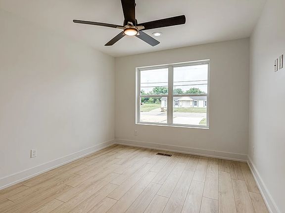 3rd image of 3630A Village Trl
