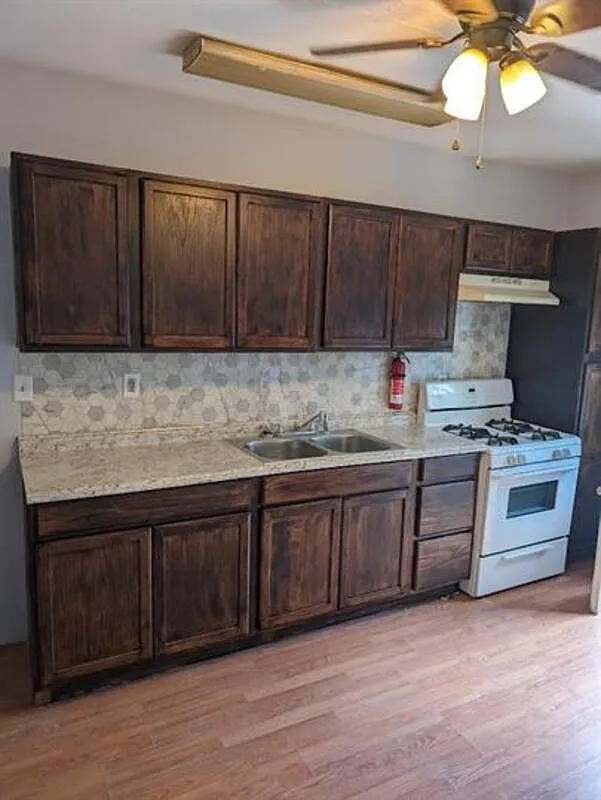 1 bed, 1.0 bath, 800 sqft, $850 — Photo 1
