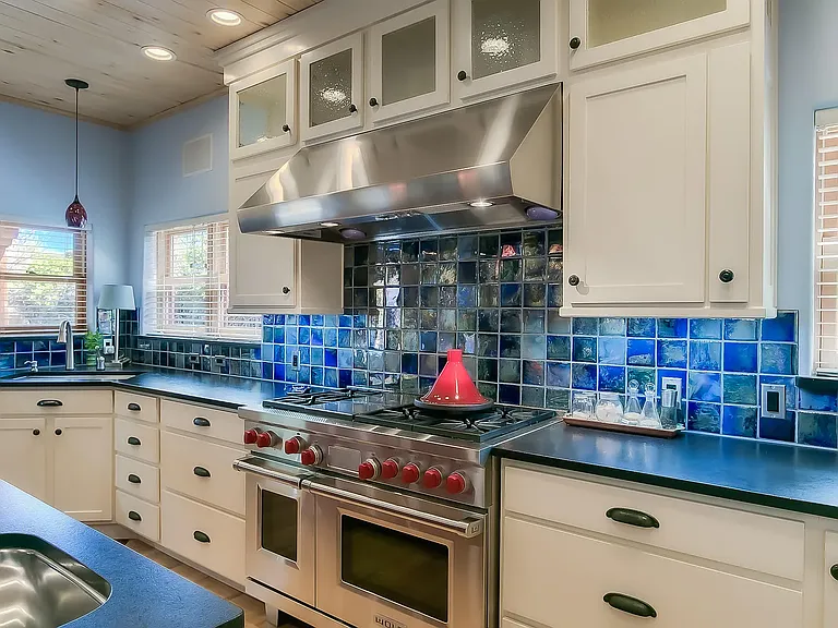 1420 Jefferson St NE — Photo 4