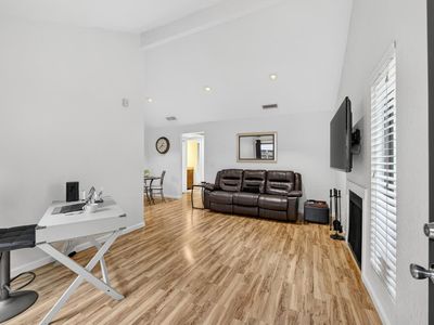 6060 Gloria Dr APT 19, Sacramento, CA, 95822