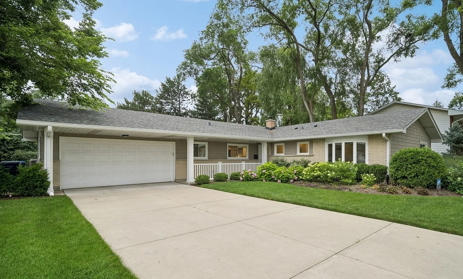 1540 Maple Ave photo 1