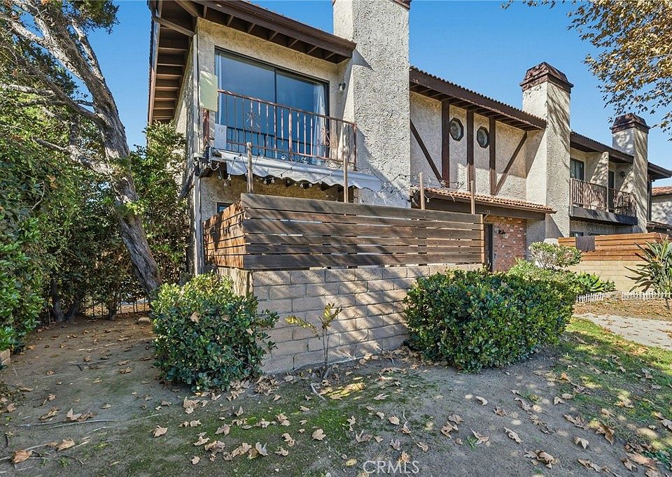 1st image of 7231 Balboa Blvd #A