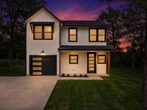 191 Heleakala Dr, Bastrop, TX 78602