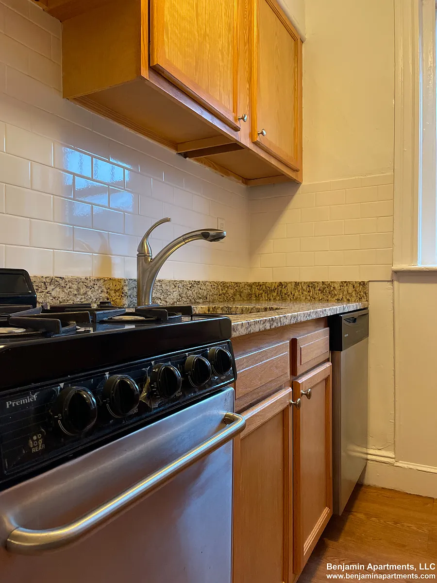 Building Photo - 1788 Beacon St #7A