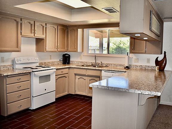 2nd image of 2506 S Kloth Dr