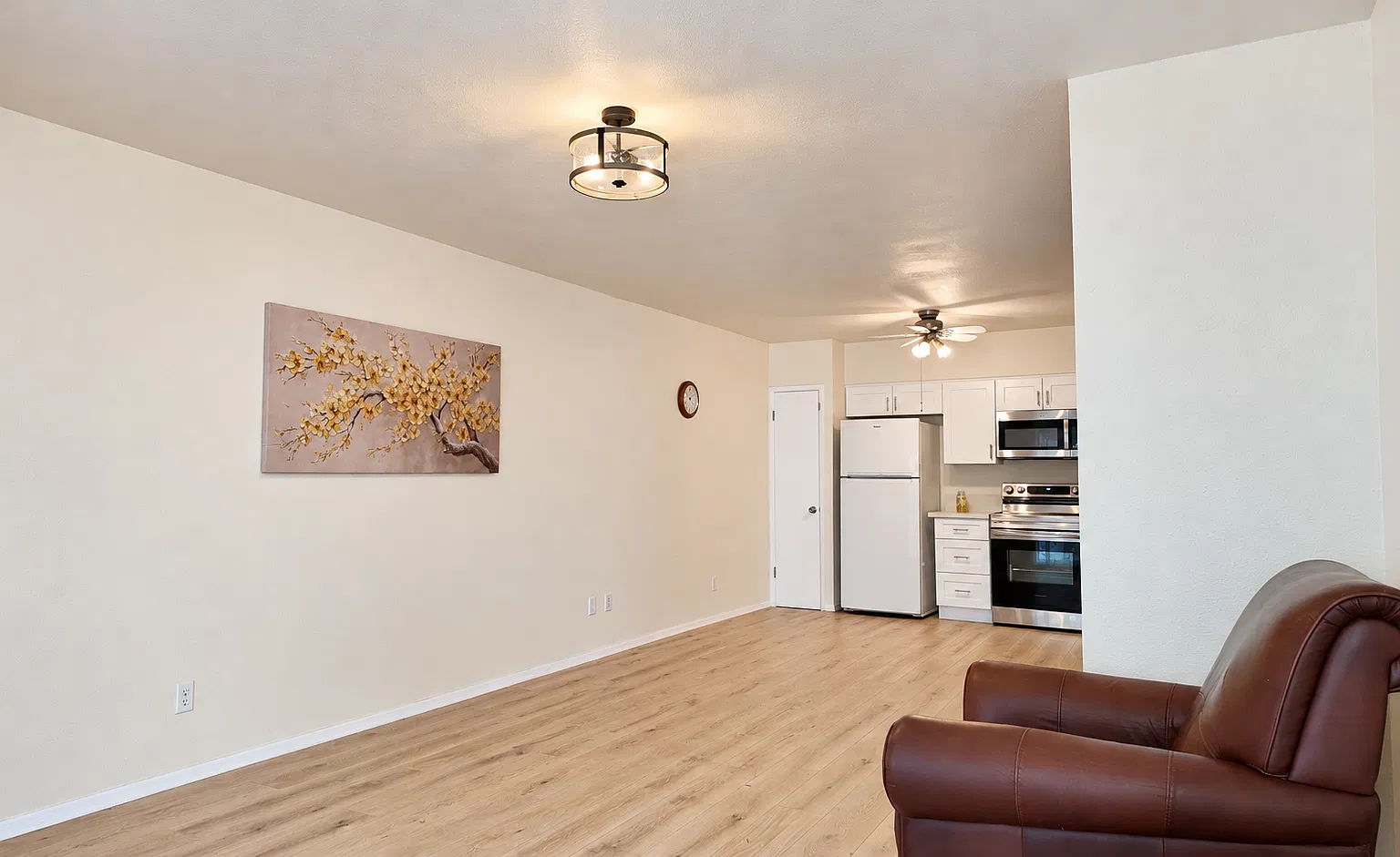 2 bed, 784 sqft, $1,600 — Photo 4