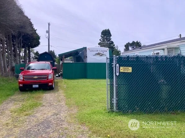 129 Galleon Loop NE, Ocean Shores, WA 98569