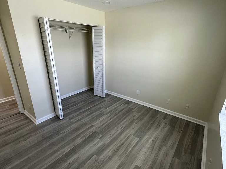 6324 Taylor St — Photo 16