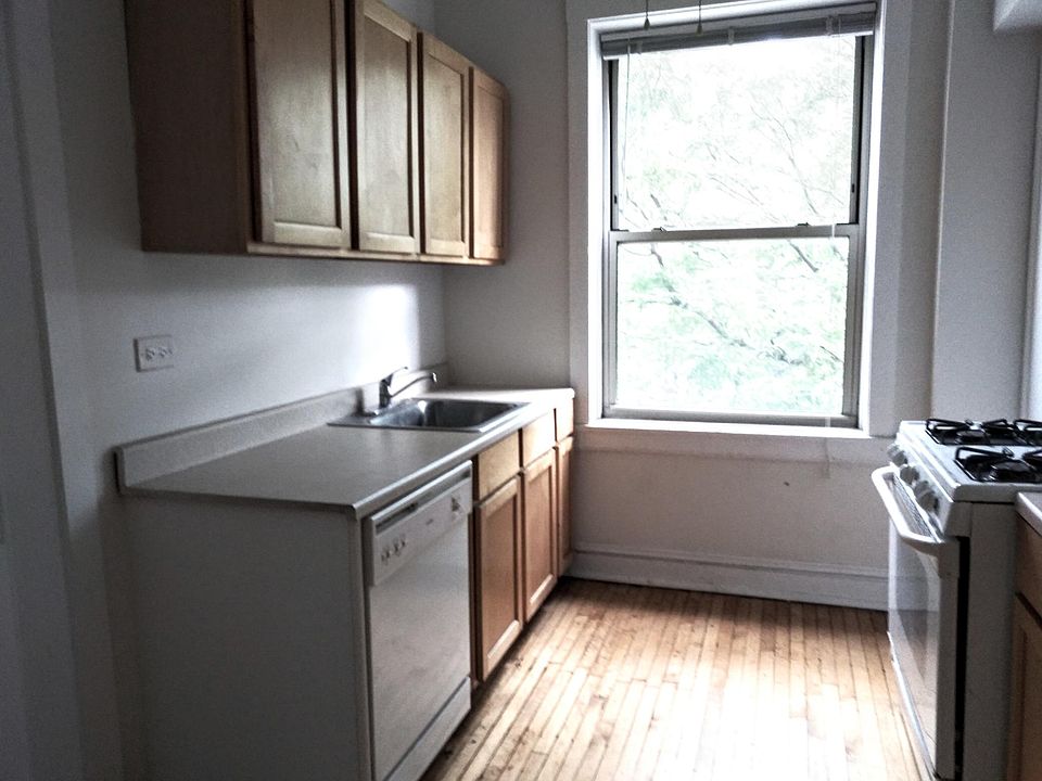 1st image of 3800 N Wilton Ave #2