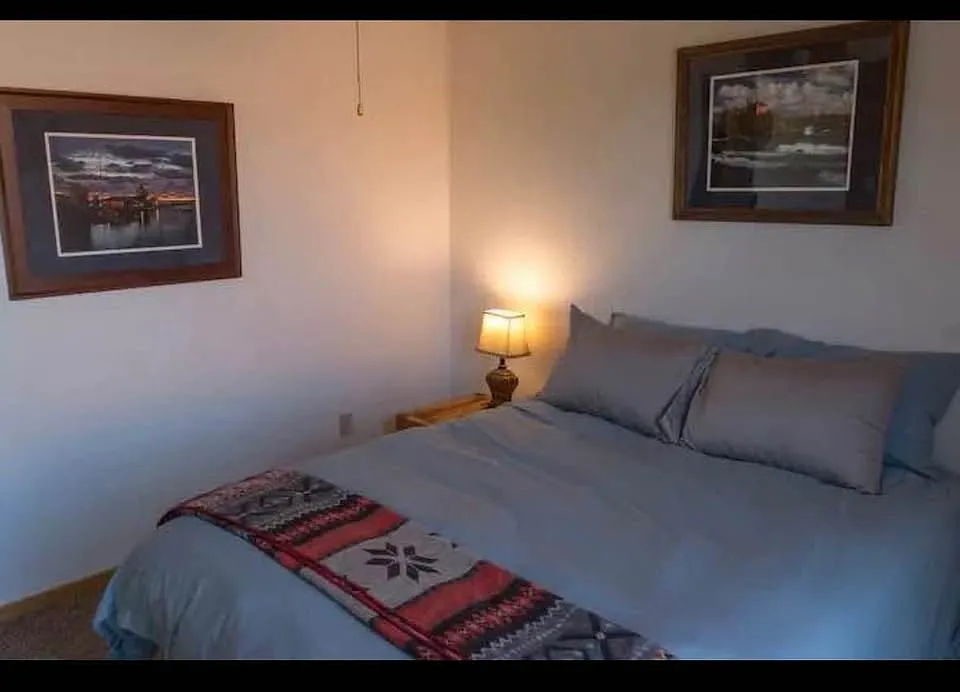 3 bed, 1200 sqft, $2,200 — Photo 4