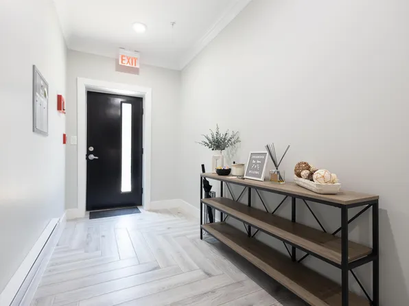 218 Hancock Avenue image 27 of 36