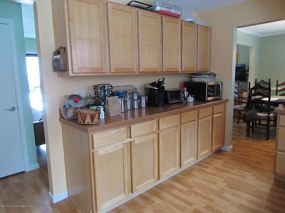 3rd image of 147 France St