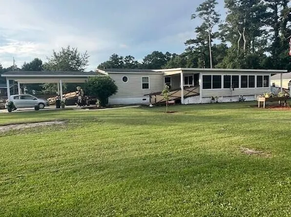 112 Live Oak Street, Gloucester, NC 28528