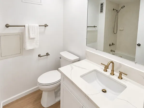 364 Seaside Ave APT 710, Honolulu, HI 96815