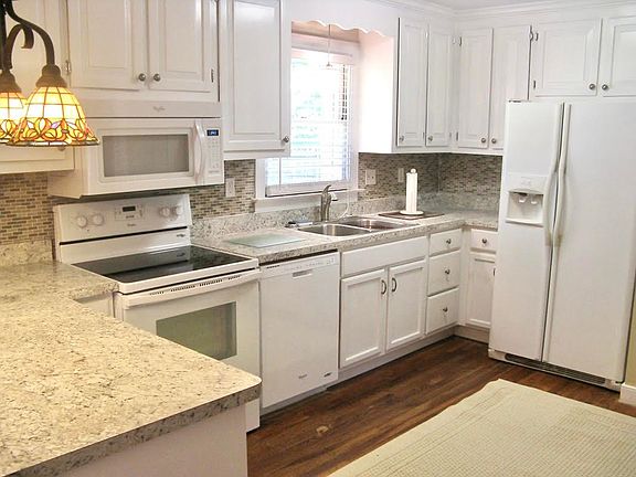 4th image of 8305 Hood Dr
