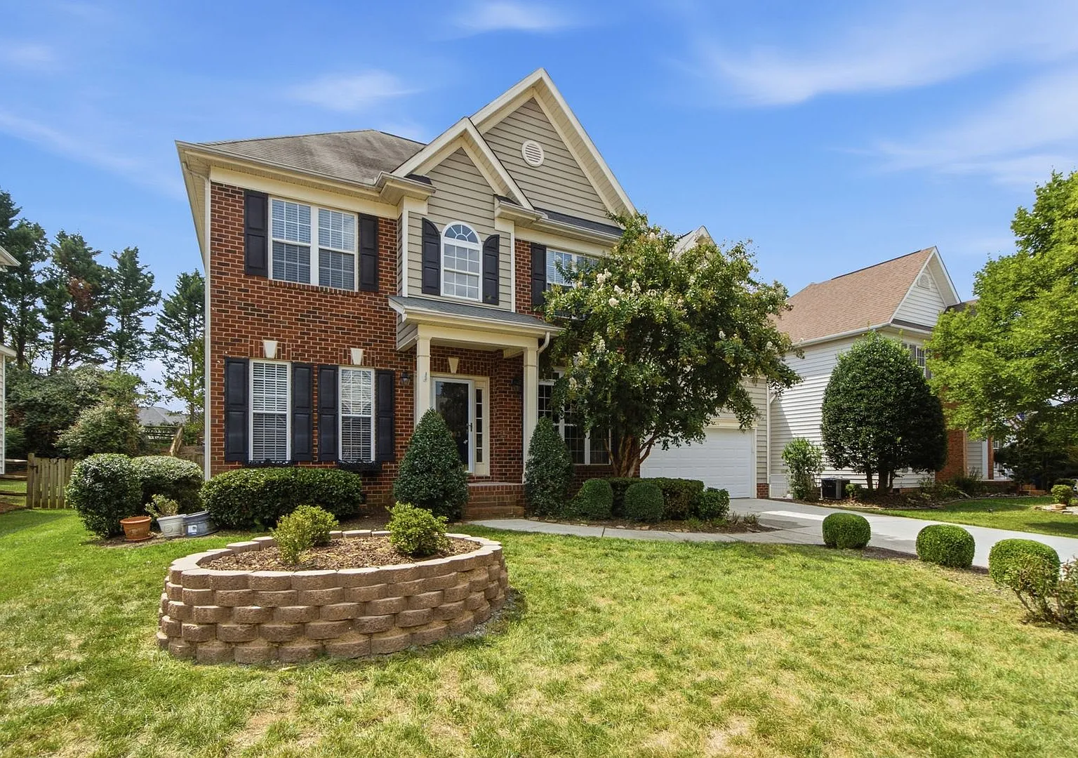 Freshly Updated Hampton Ridge Home Refinished Hardwoods, New Carpet & Fenced Yard — Photo 1